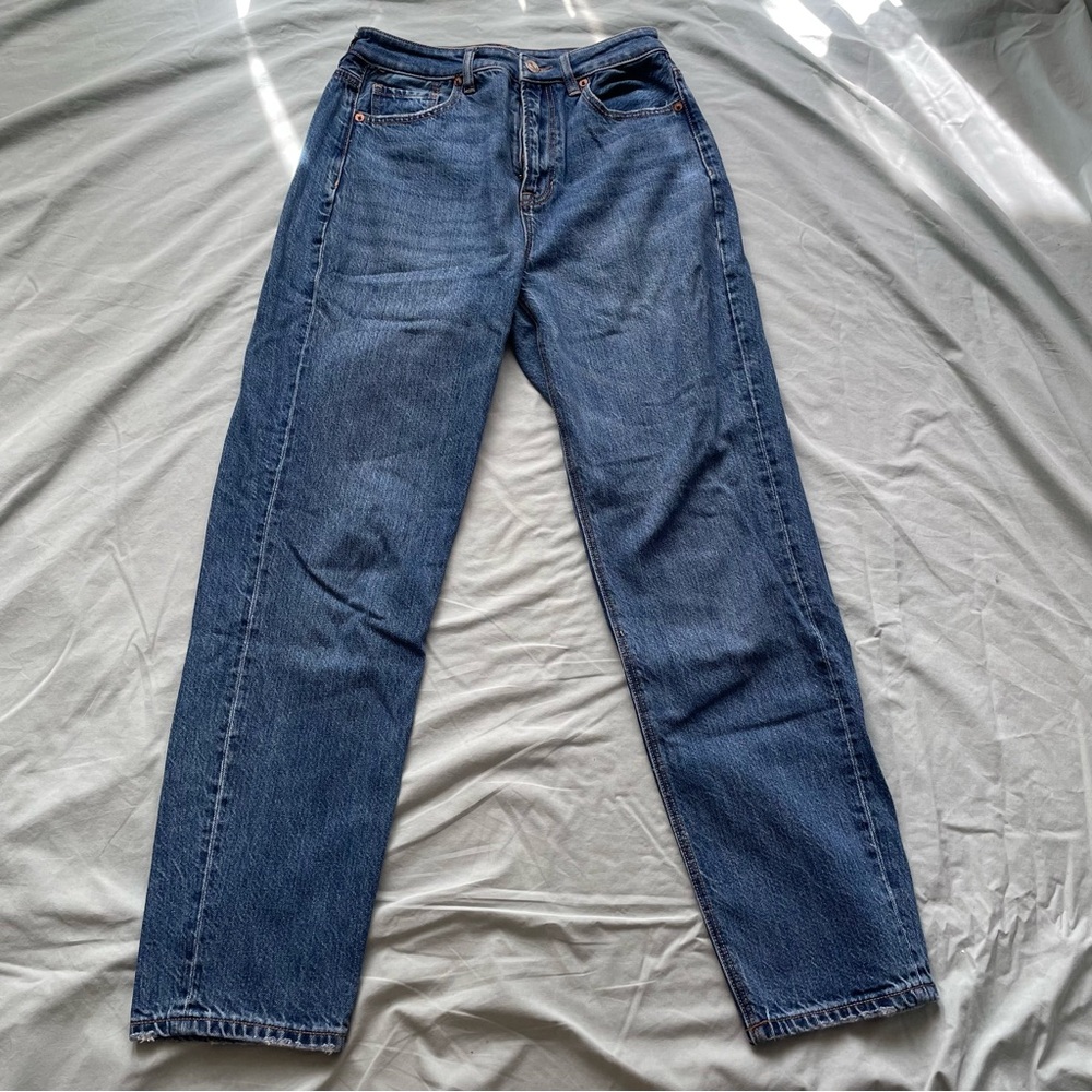 American Eagle High Rise Mom jeans
